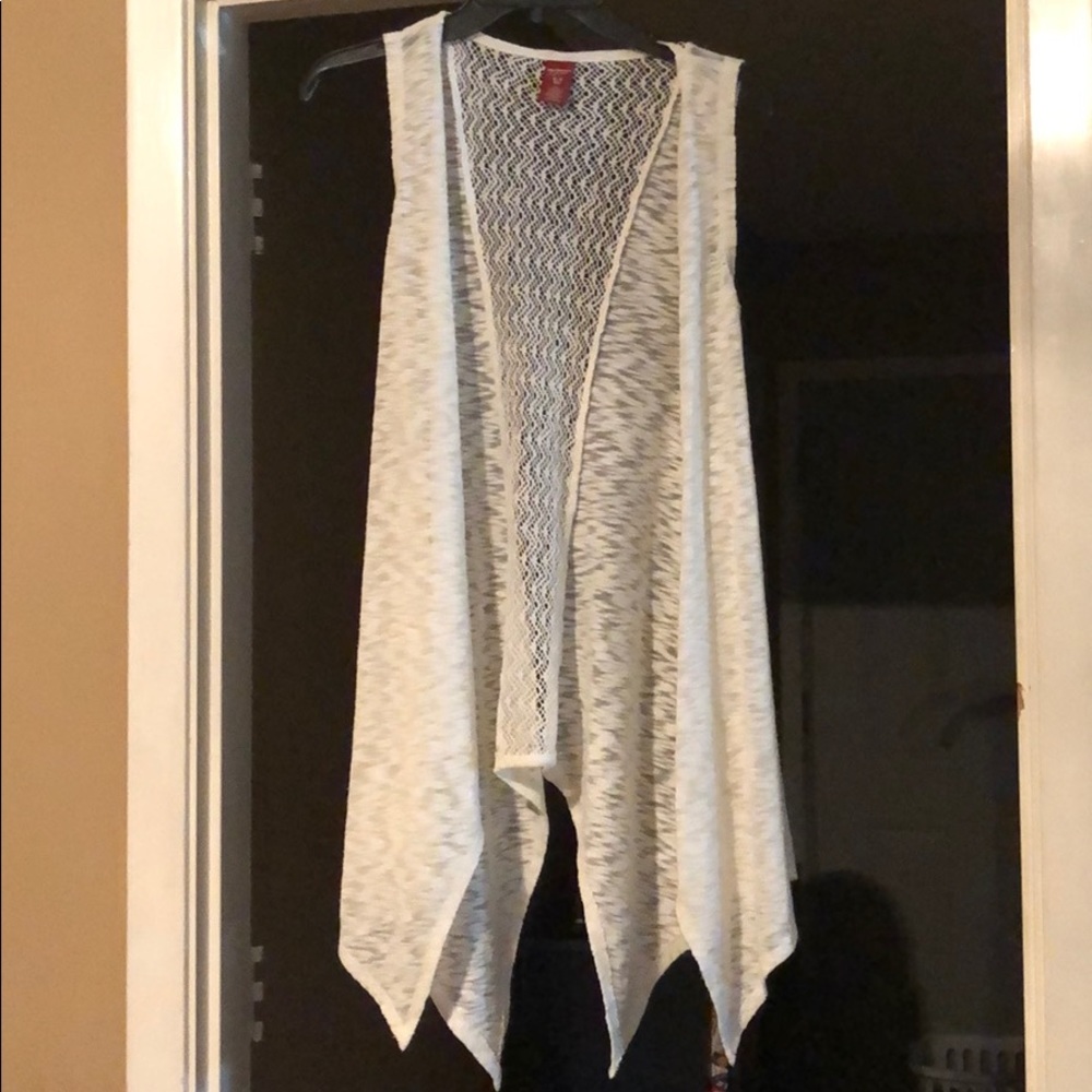 Girls sleeveless sweater